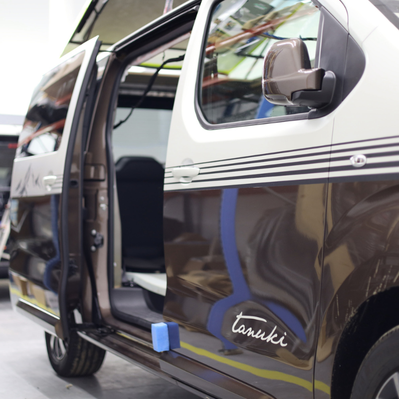 Oklejenie Tanuki Toyota Proace