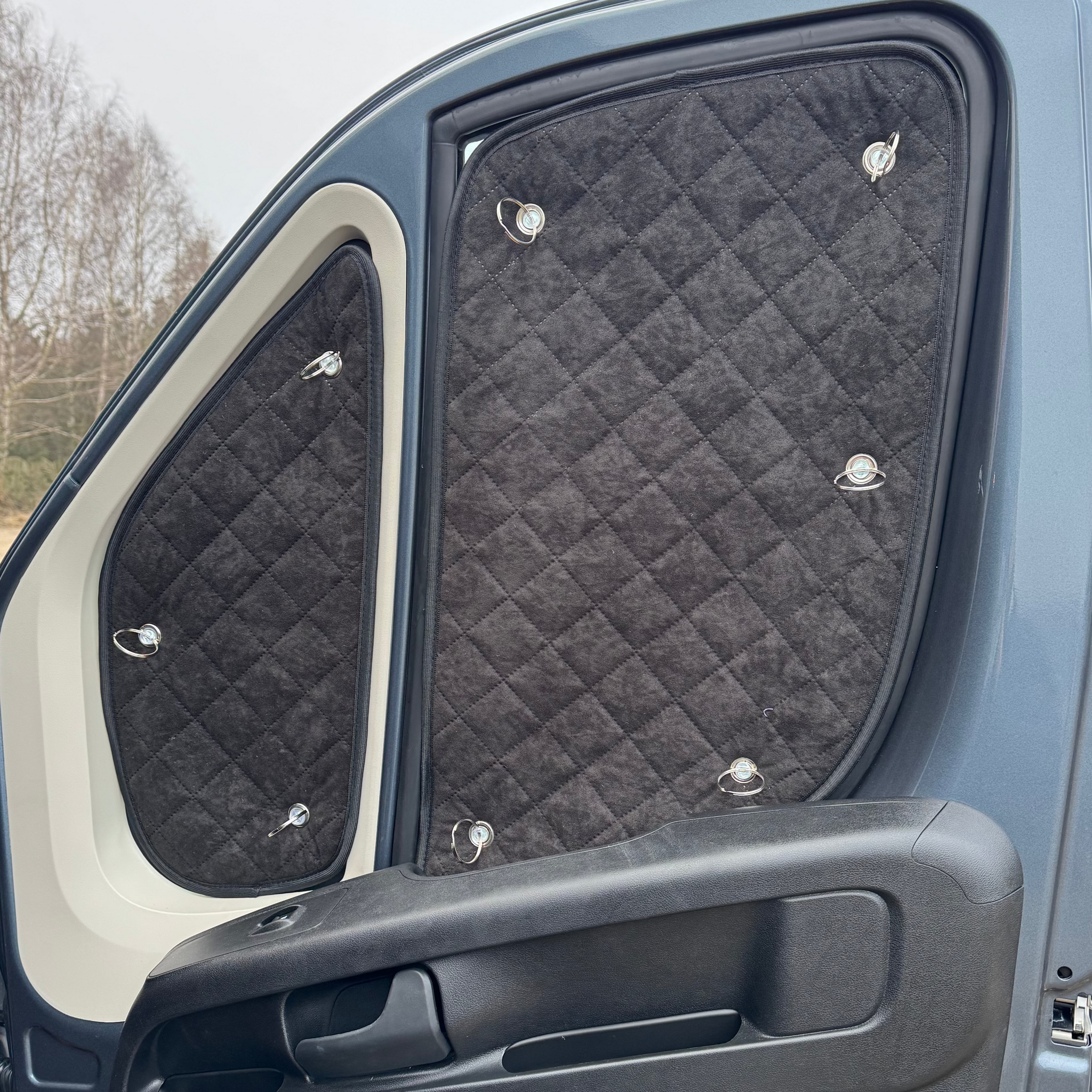 Maty izolujące na przednie szyby - Toyota Proace MAX (czarne)